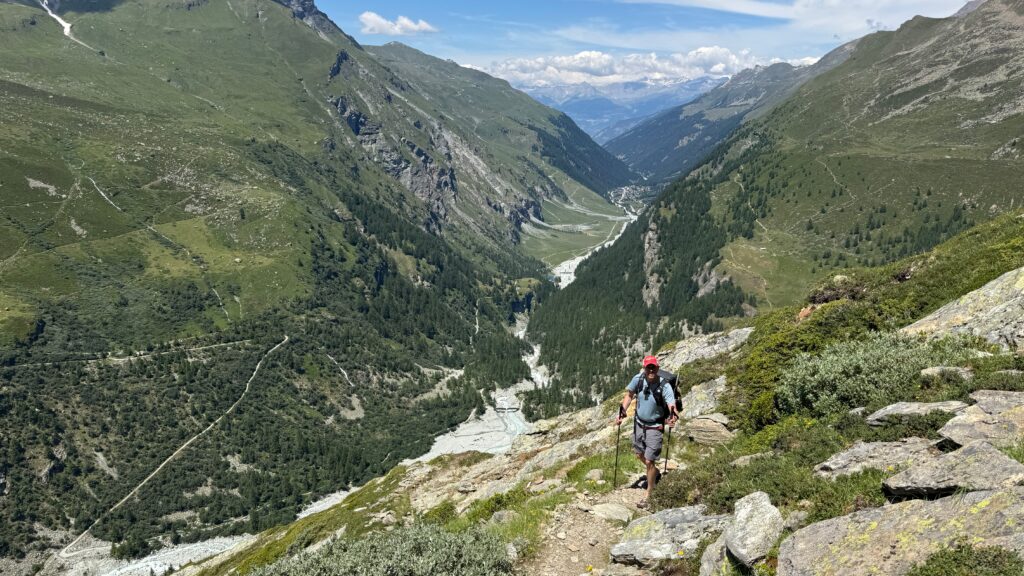 Halfway on the 4:30 walk to the Mountet Hut, 1370 m up. :-)